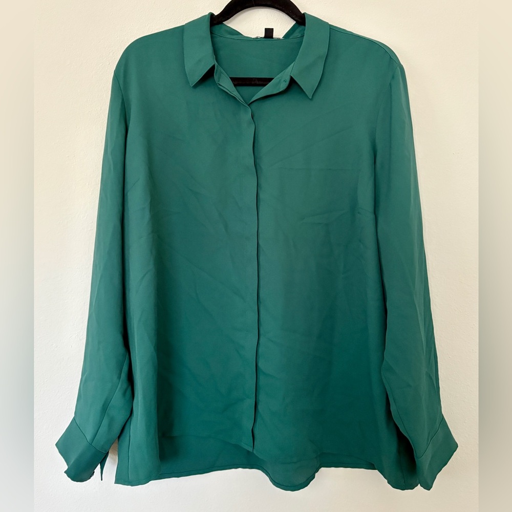 Express Georgette Portofino Blouse Forest Green Office Siren Button Up Top - Picture 2 of 7